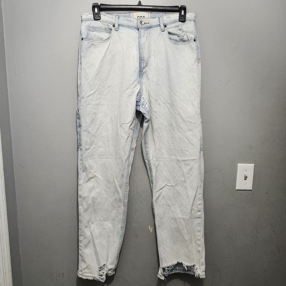 BDG Men's Light Blue Relaxed Distressed  Straight Jeans Size 32